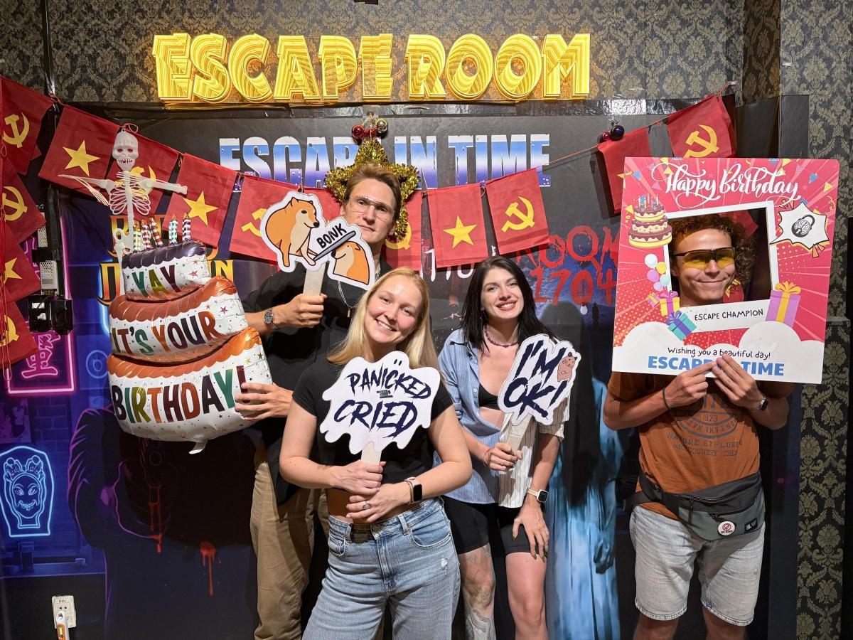ESCAPE IN TIME – ESCAPE ROOM ESCAPE IN TIME – ESCAPE ROOM