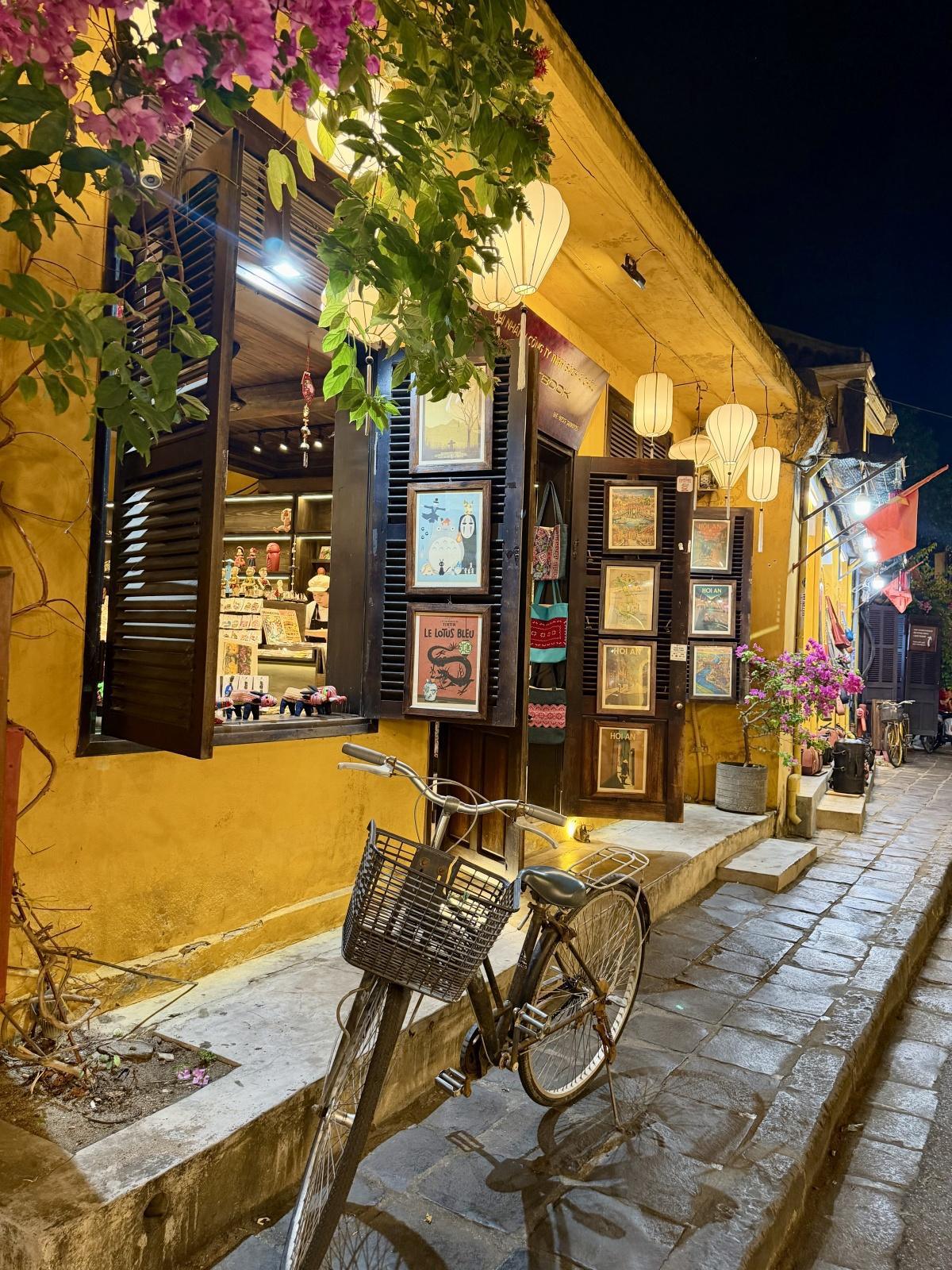 HOI AN ANCIENT TOWN HOI AN ANCIENT TOWN