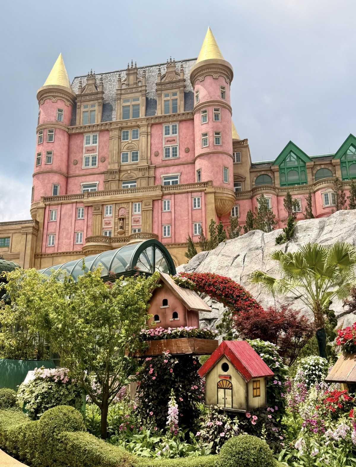 Ba Na Hills β A fantasy world above the clouds π»π³ π€οΈ Ba Na Hills β A fantasy world above the clouds π»π³ π€οΈ