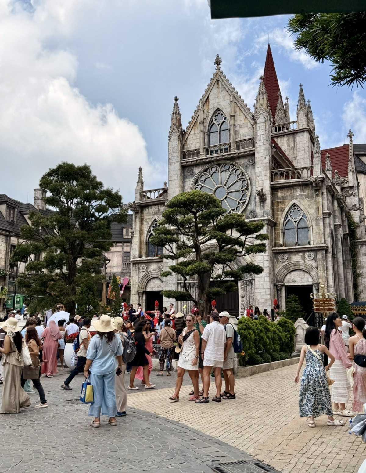Ba Na Hills — A fantasy world above the clouds 🇻🇳 🌤️