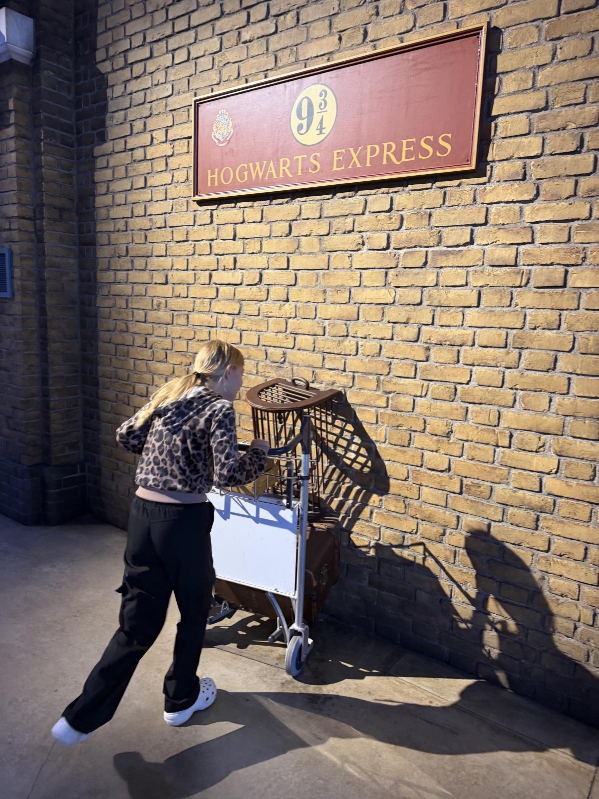 𝗪𝗔𝗥𝗡𝗘𝗥 𝗕𝗥𝗢𝗦. 𝗦𝗧𝗨𝗗𝗜𝗢 𝗧𝗢𝗨𝗥 𝗧𝗢𝗞𝗬𝗢 – The making of Harry Potter ⚡🪄