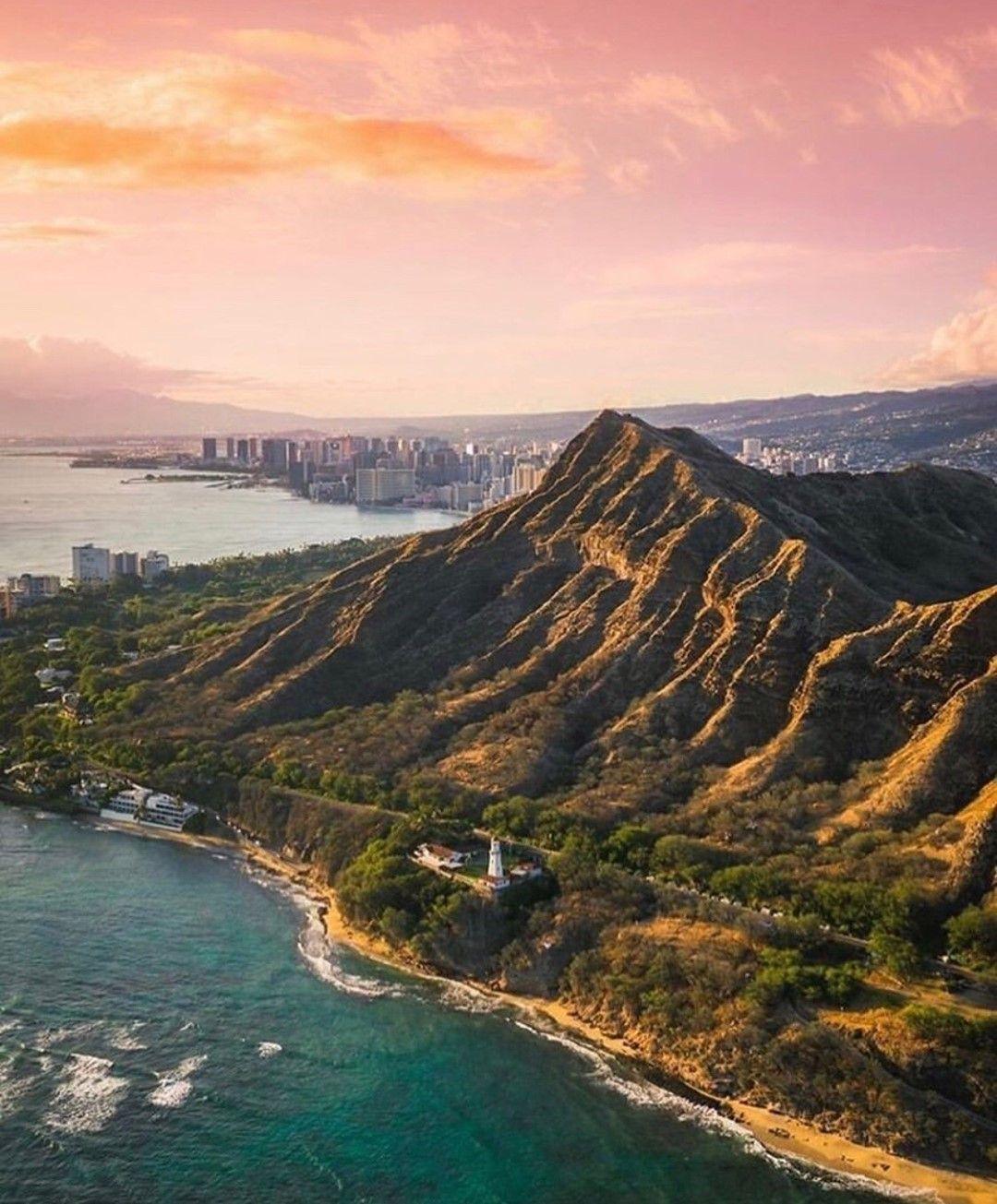 DIAMOND HEAD / LĒʻAHI 🌋 DIAMOND HEAD / LĒʻAHI 🌋