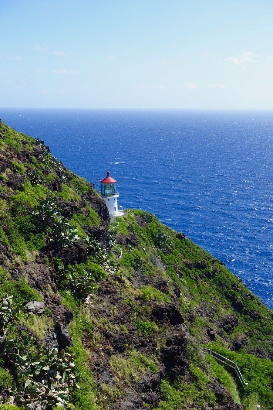 MAKAPUʻU POINT LIGHTHOUSE TRAIL 🌄 MAKAPUʻU POINT LIGHTHOUSE TRAIL 🌄
