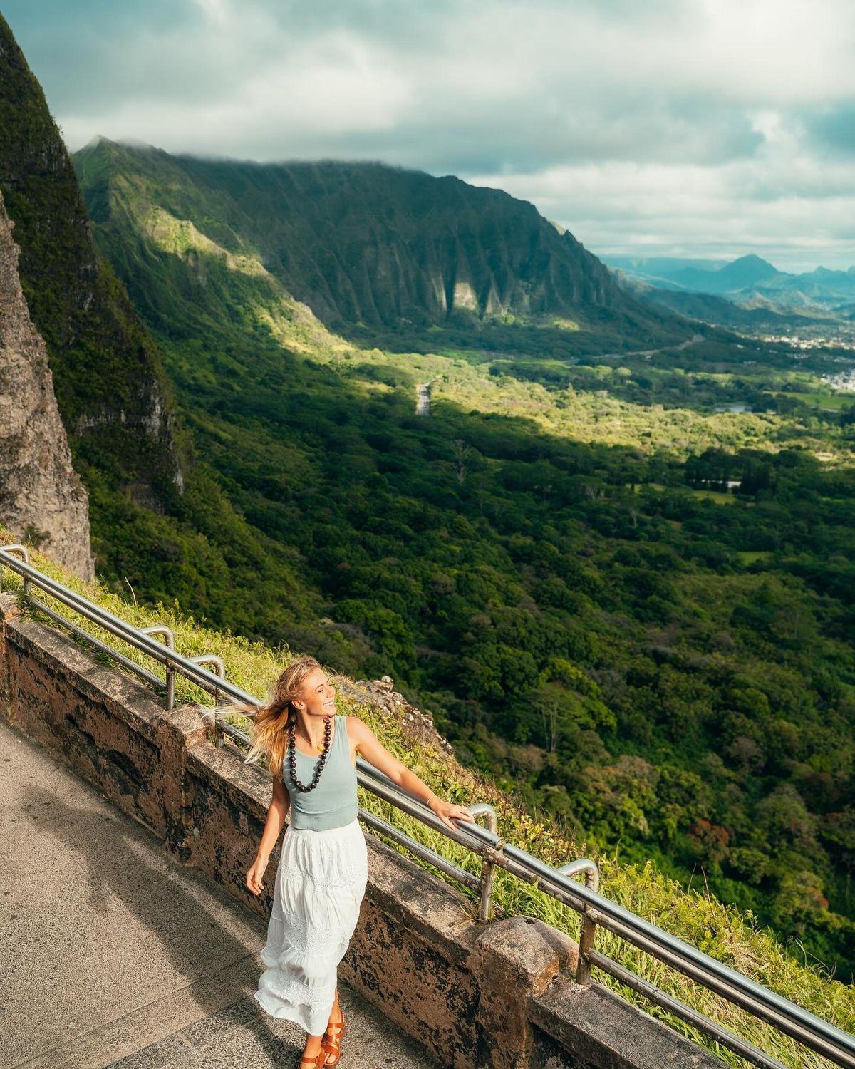 NUʻUANU PALI LOOKOUT ⛰️ NUʻUANU PALI LOOKOUT ⛰️