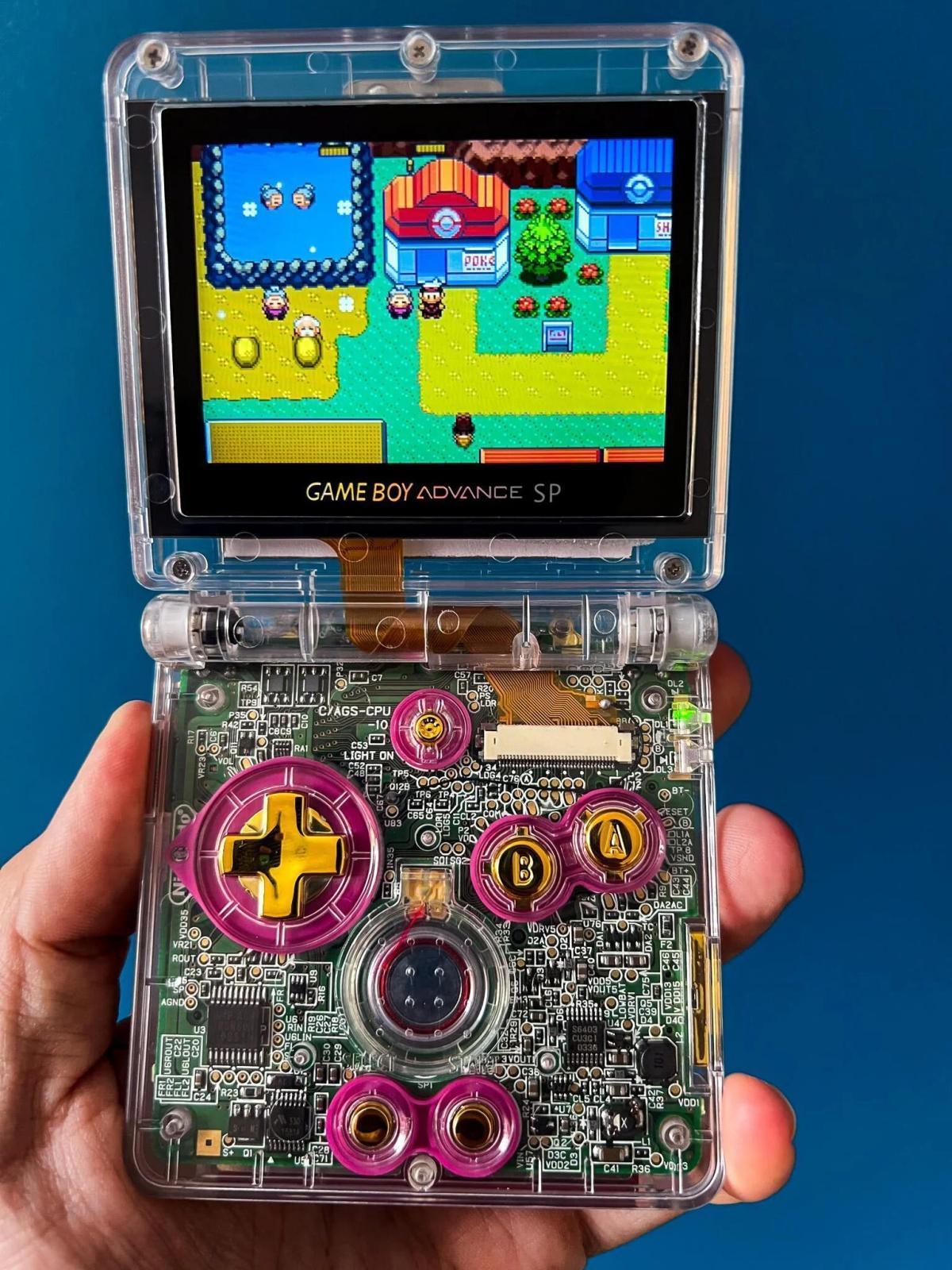Coque GBA SP transparente ou opaque : laquelle choisir ? Coque GBA SP transparente ou opaque : laquelle choisir ?