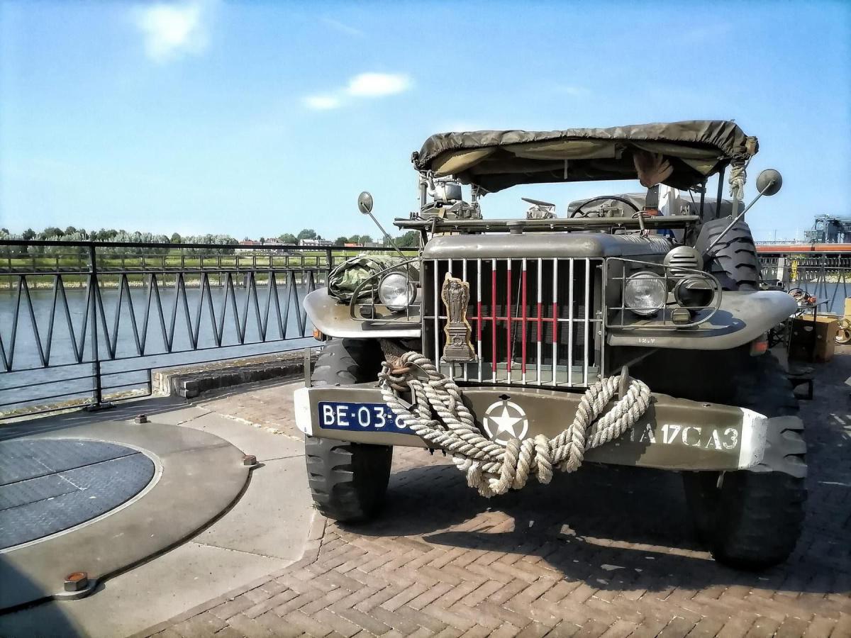 Regionale Veteranendag Zutphen met foto`s