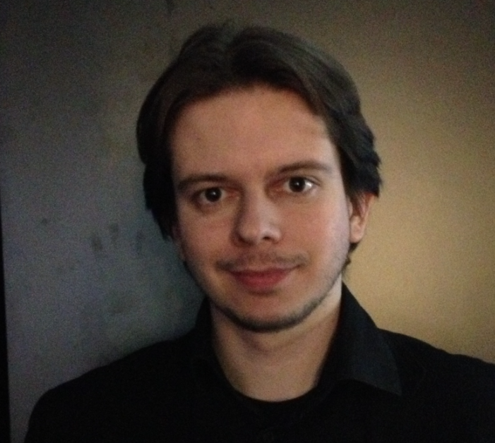 Julien Guicherd à la direction d'antenne de RMN