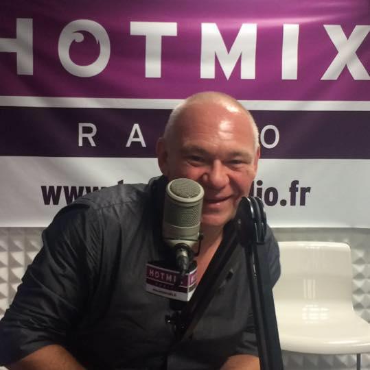 Olivier Riou, venu d'Europe 2, a fondé Hotmixradio en 2006.