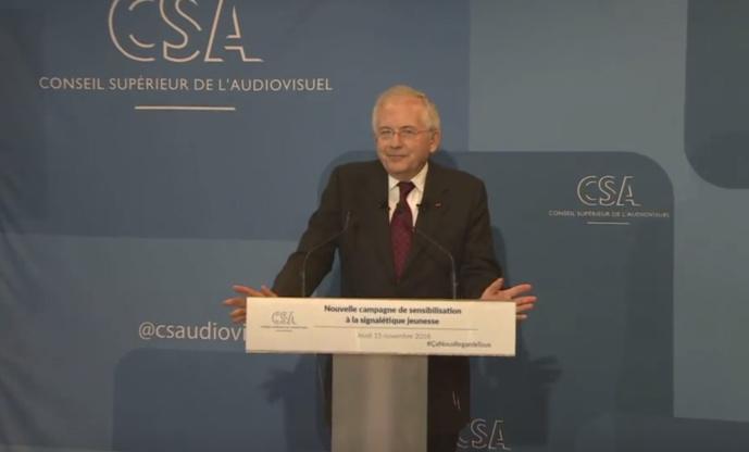 Le Conseil, présidé par Olivier Schrameck, "met en garde contre toute diffusion complaisante, déséquilibrée ou insuffisamment vérifiée d’images et de commentaires qui attiseraient les antagonismes et les oppositions"