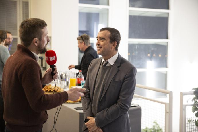 En décembre dernier, Arnaud Lagardère, lors de l'inauguration du nouveau grand studio Pierre Bellemare à Europe 1 / Photo Service Presse Europe 1