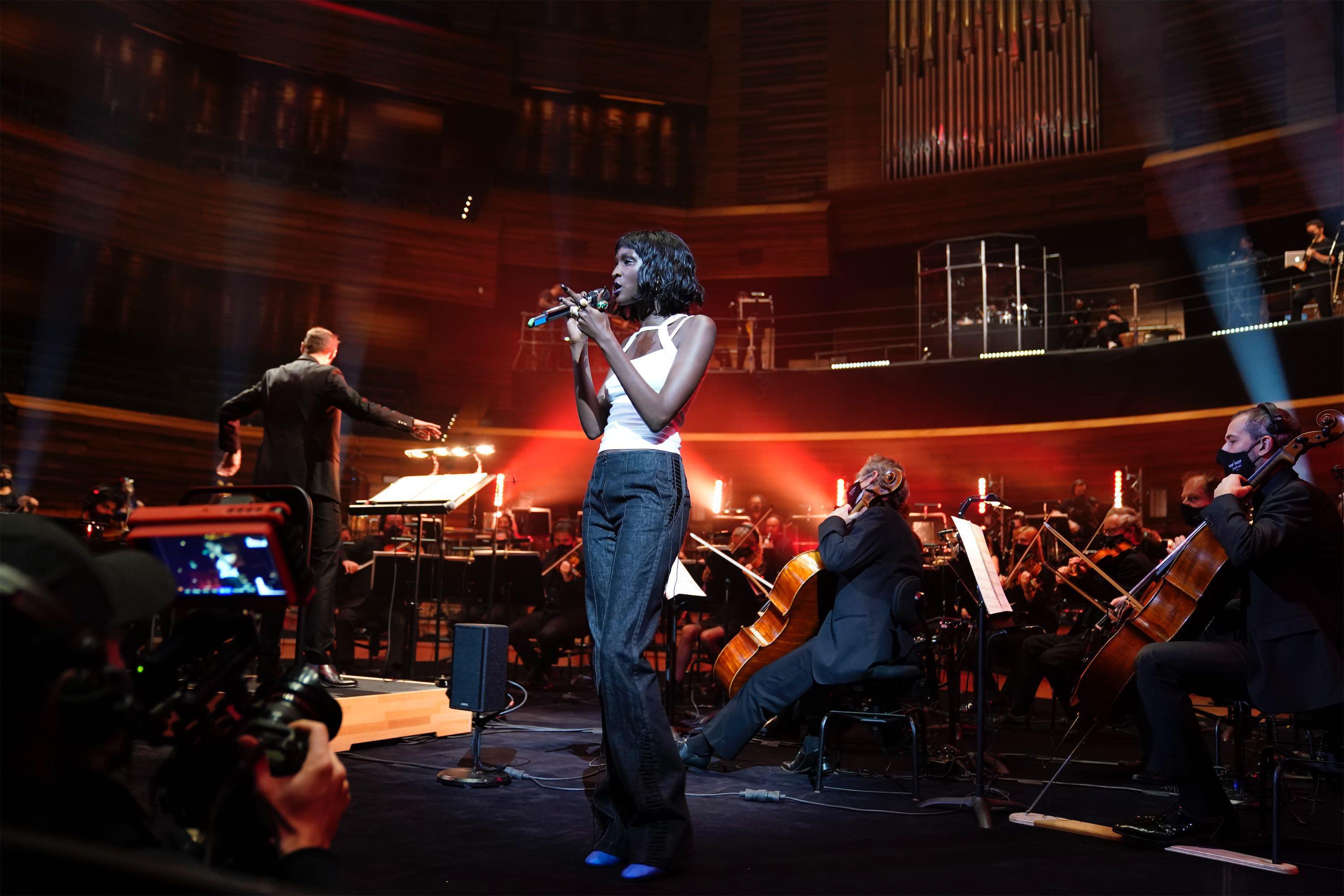 Lous and the Yakuza, accompagné par les musiciens de l'Orchestre Philharmonique de Radio France et de The Ice Kream © Christophe Abramowitz - Radio France