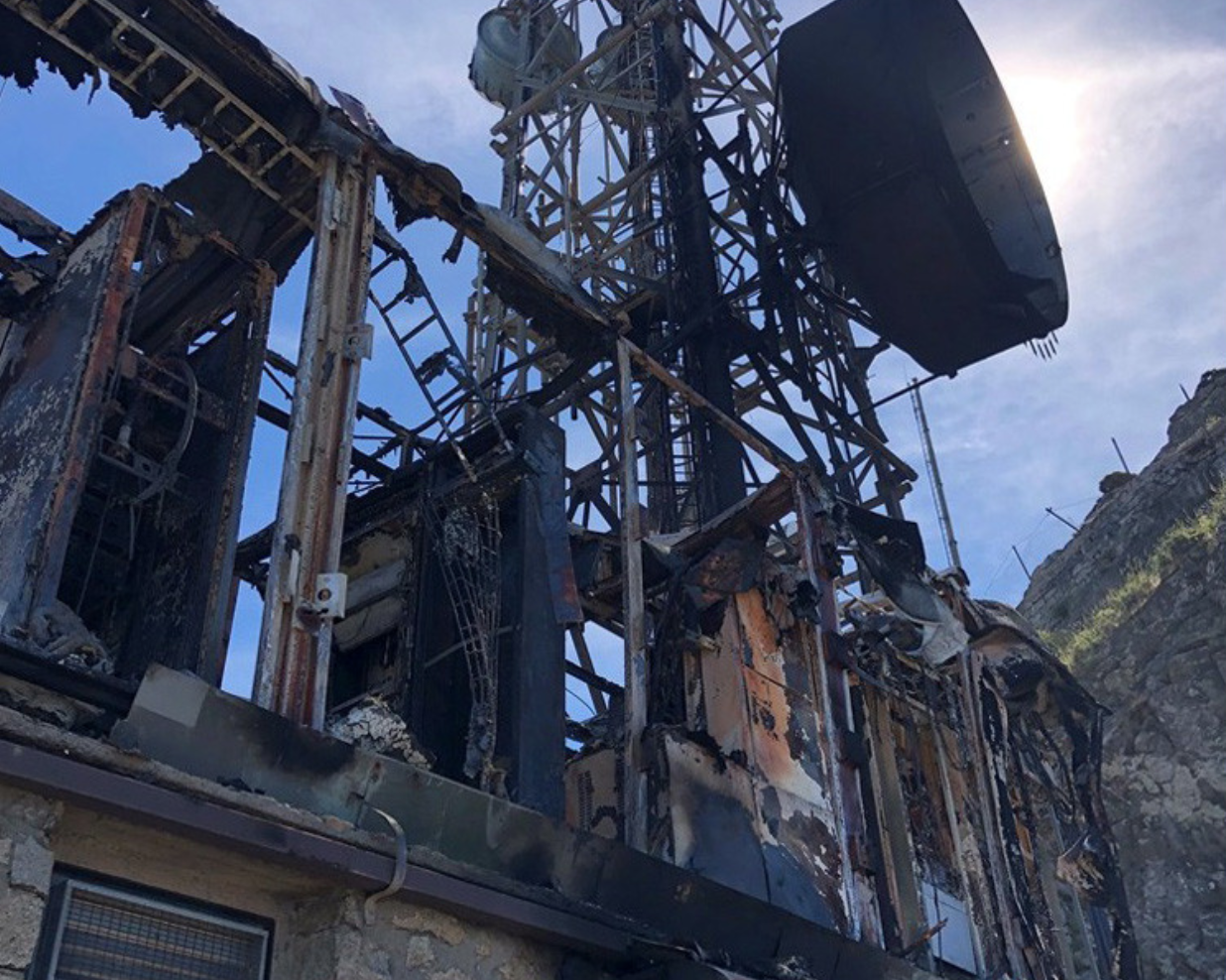 Incendie sur le site émetteur de l'Ile d'Elbe © Radio France
