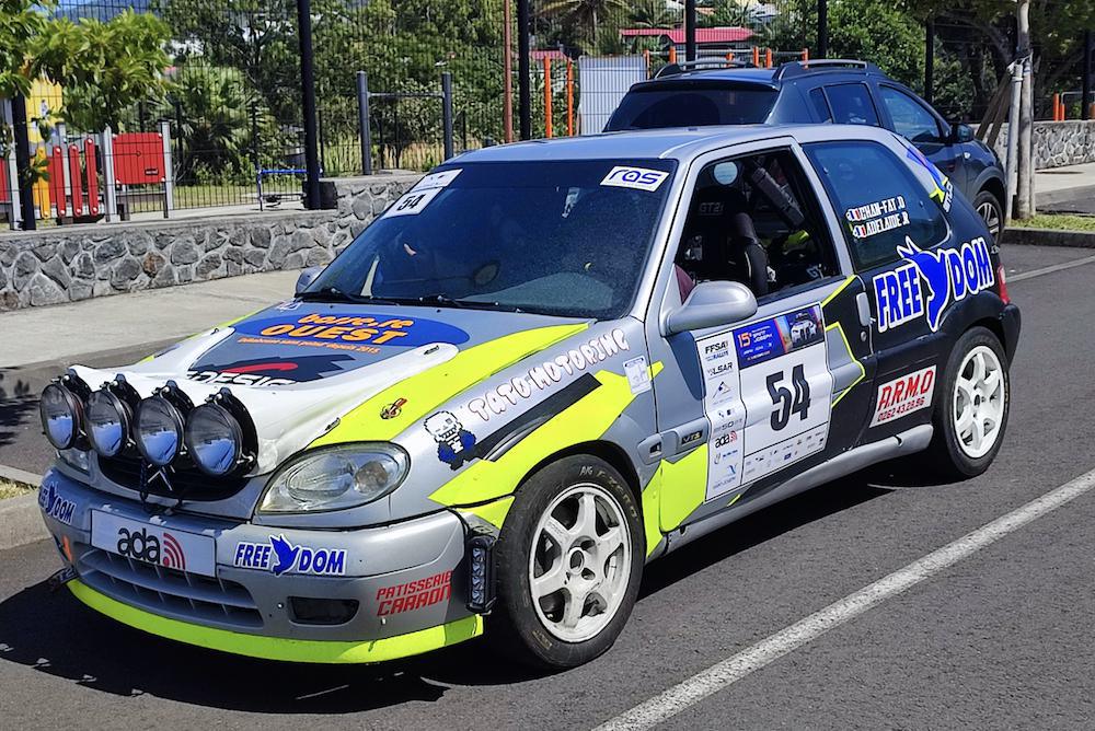 Radio Free Dom s'affiche sur les rallyes