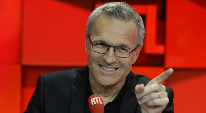 Laurent Ruquier gagne à lui tout seul près de 500.000 auditeurs sur la vague! En début de saison, nombreux étaient les observateurs à parier sur un effondrement des Grosses Têtes. (Photo RTL)