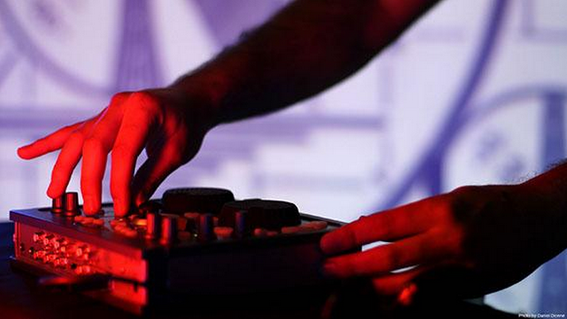 Devenez un DJ grâce à l'équipe de Fip