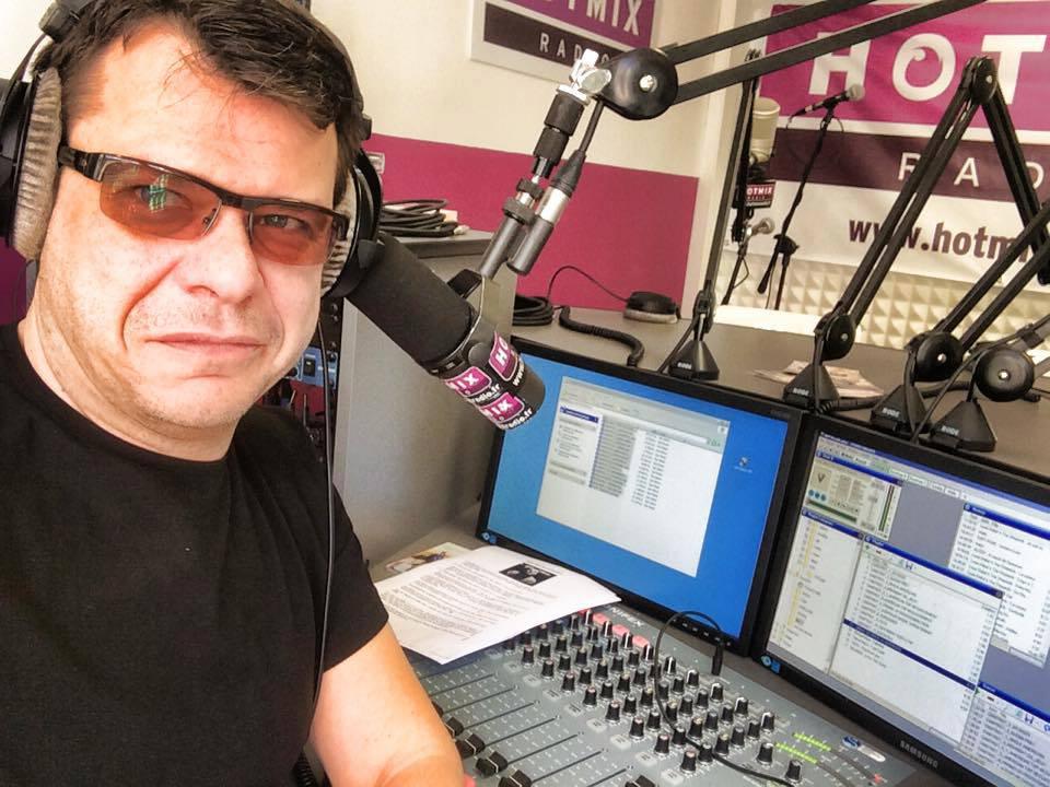 Avec Michael Pachen, Frédéric Marc (ici en photo) assure l'animation de Rock And Talk sur Hotmixradio