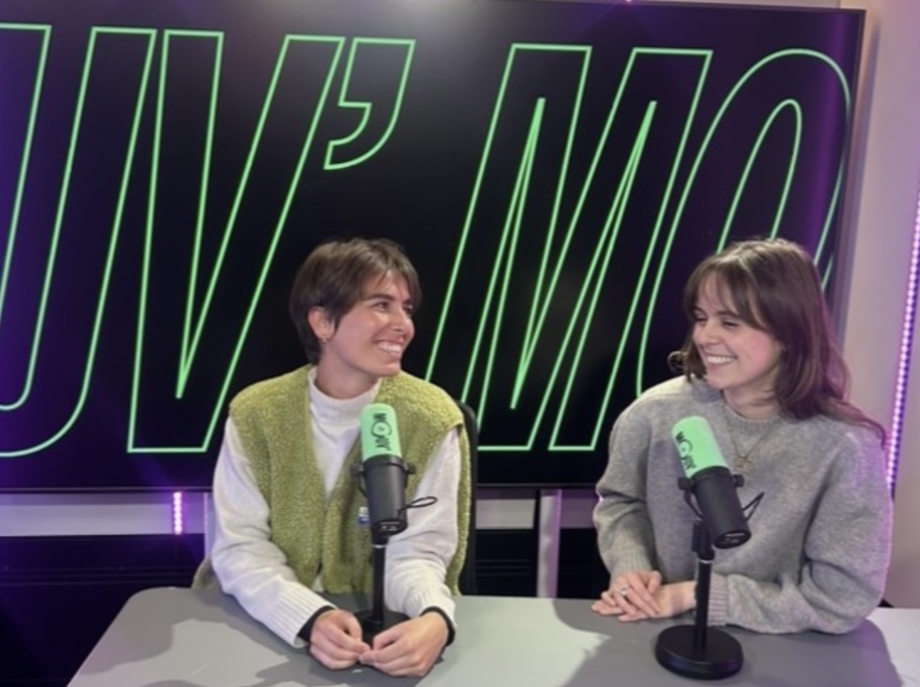 Les journalistes Marion Pépin et Margaux Queffélec présentent "Amours de nos jours", une série d’émissions diffusée sur Mouv’ du 3 au 7 février, explorant les nouvelles dynamiques des relations amoureuses à travers témoignages et analyses d’experts.