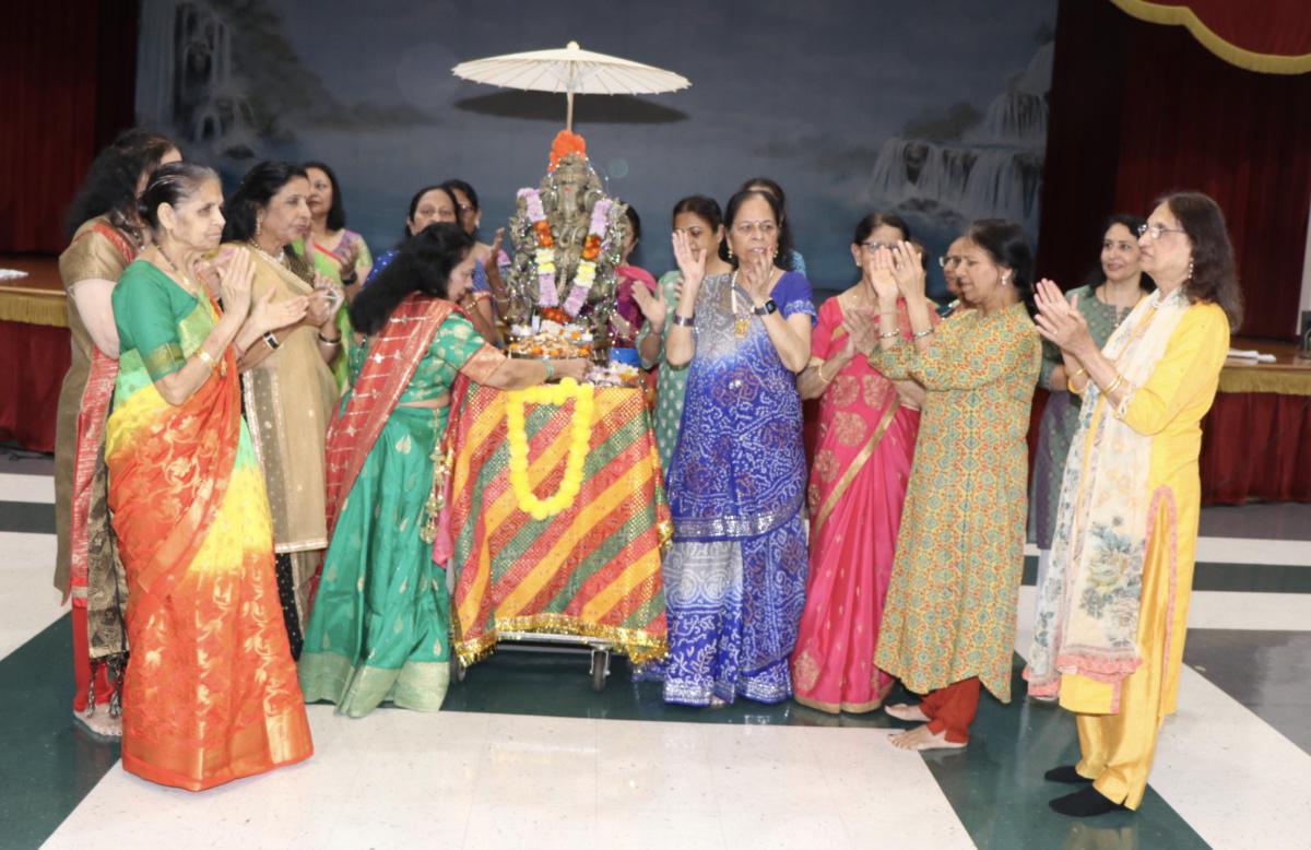 Vibrant Ganesha Festival and Temple Tour Highlight Indian Seniors of Chicago’s Meeting.