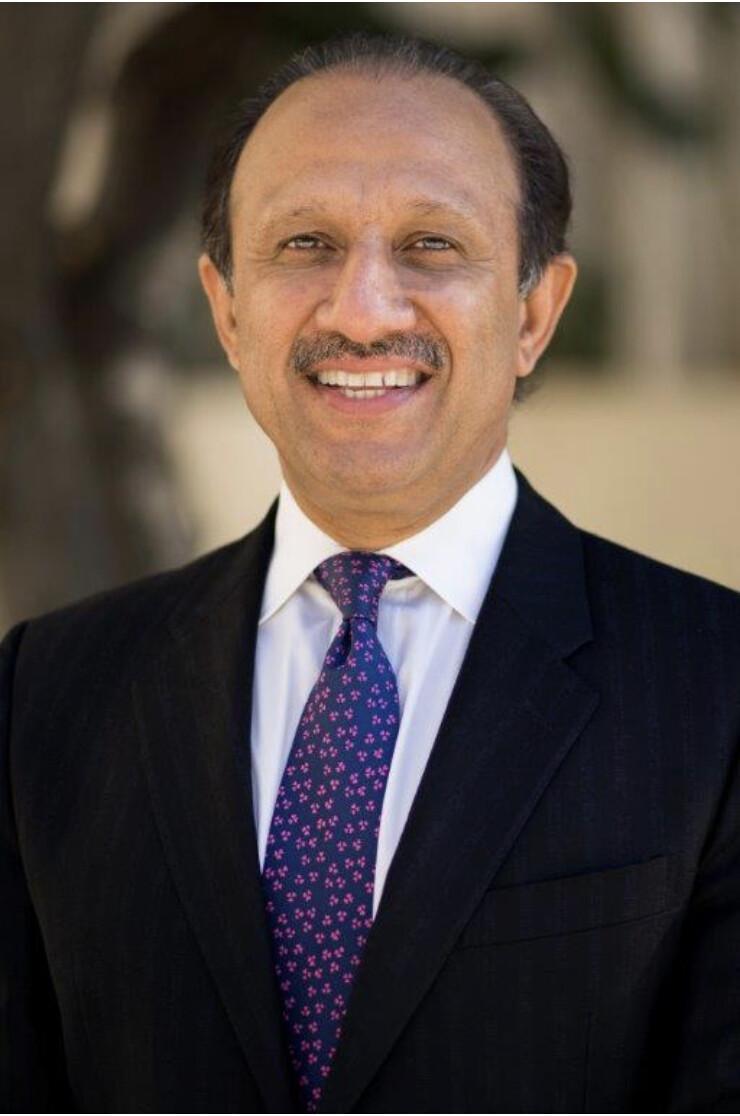 Indian-Origin Surgeon Leads Historic First Human Bladder Transplant