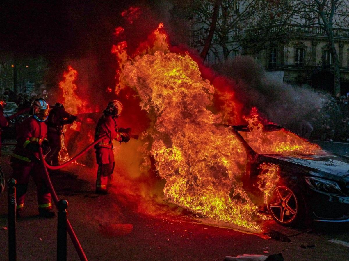 Waymo Suspends Downtown LA Rides After Fiery Protests