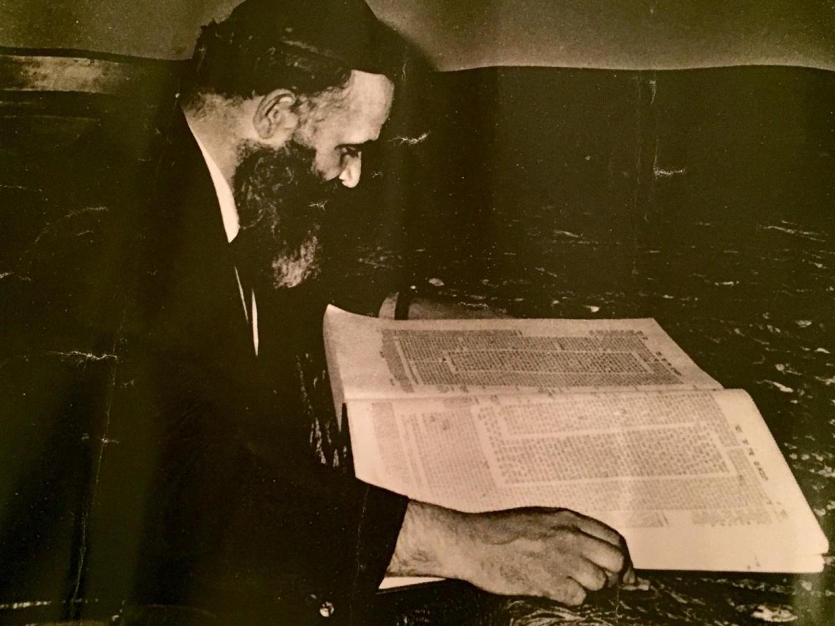 Rabbi Abraham Assor רבי אברהם עשור Rabbi Abraham Assor רבי אברהם עשור