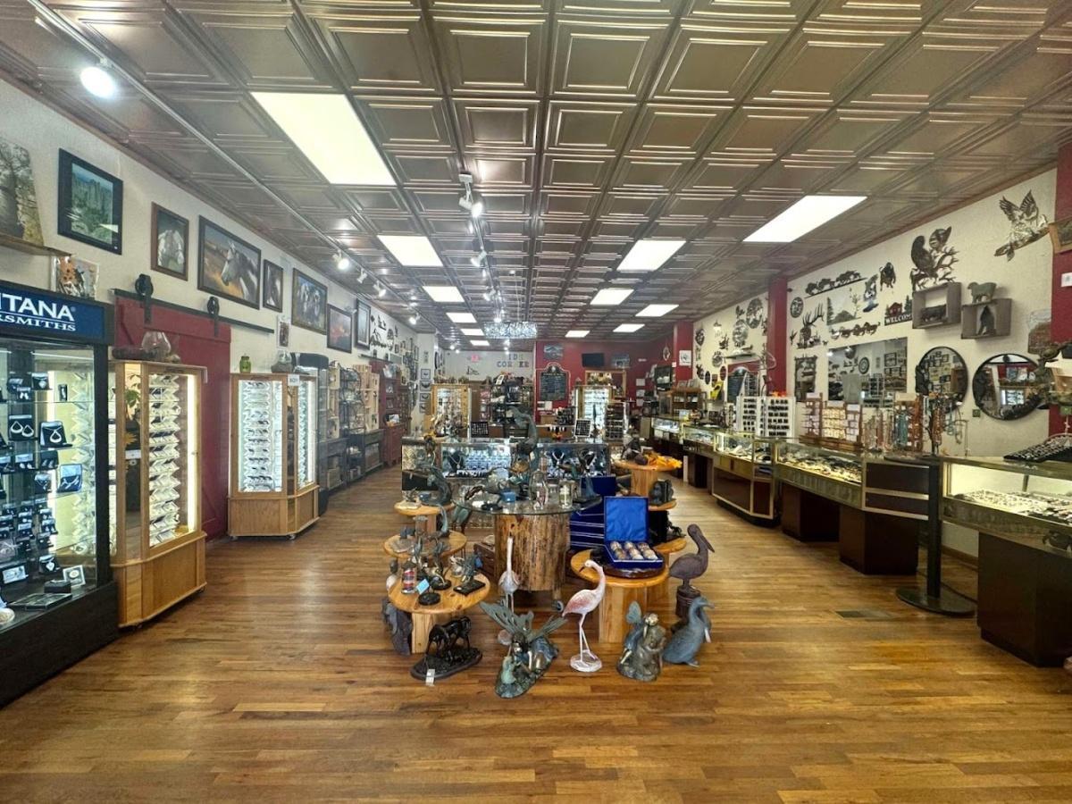 Shopping and Galleries