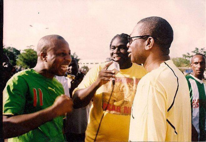 Avec la quarantaine d'années révolue, PACO JACKSON THIAM le plus grand jet-setteur de Dakar a été un joueur de football. Pour rappel il a évolué sous les couleurs de l'ASC les Jaraaf de Dakar avec la même génération de Mansour Ayanda.