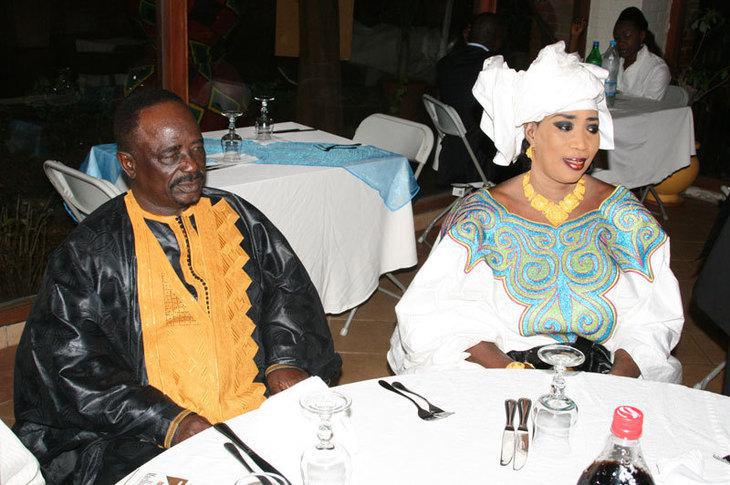 Kine Lam et Dogo à un diner de gala