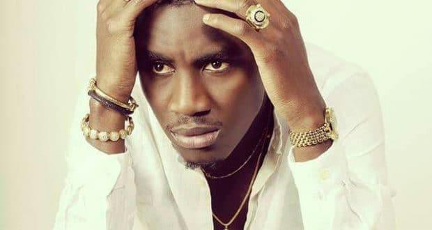 Waly se fait escroquer 25 millions Content: Waly se fait escroquer 25 millions