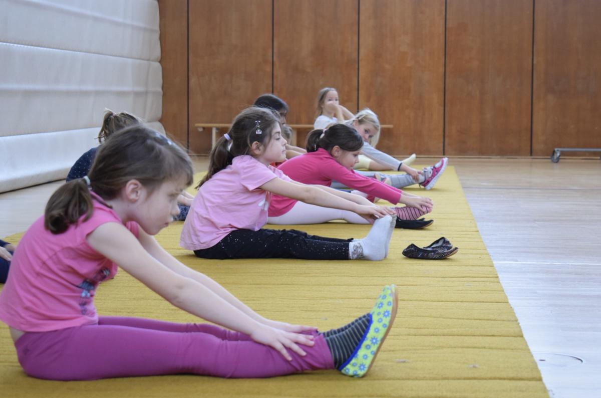 150 Jahre- 150 Purzelbäume  150 Jahre- 150 Purzelbäume