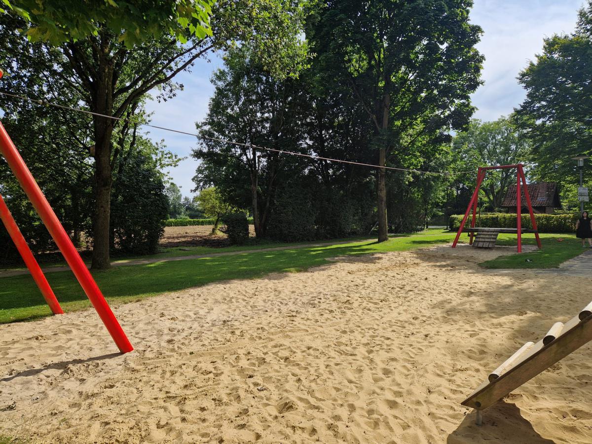Spielplatz am Kirchplatz in Sünninghausen Spielplatz am Kirchplatz in Sünninghausen