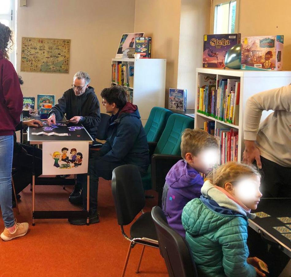 "Stadt, Land spielt" in der Stadtbibliothek Oelde