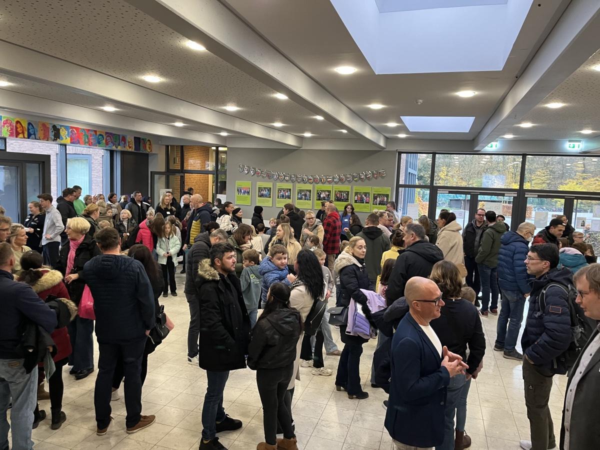 Erfolgreicher Tag der offenen Tür an der Gesamtschule Oelde Erfolgreicher Tag der offenen Tür an der Gesamtschule Oelde
