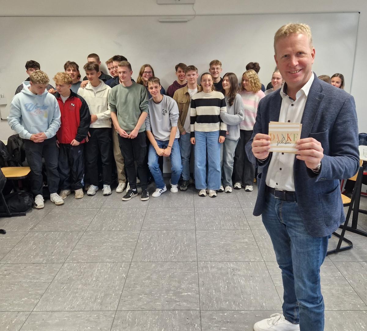 Henning Rehbaum zu Besuch am TMG Oelde Henning Rehbaum zu Besuch am TMG Oelde