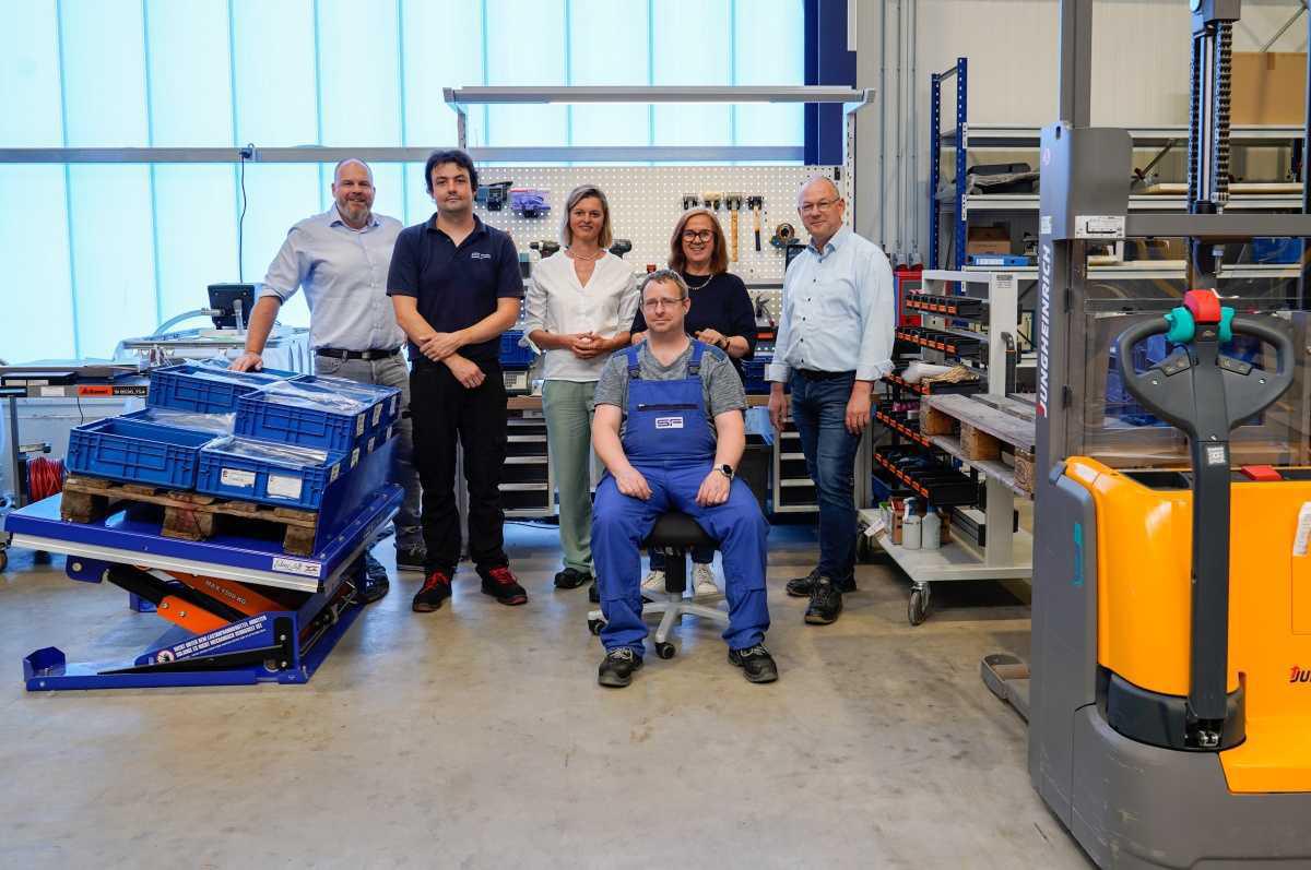 Von der Werkstatt für Menschen mit Behinderung in die Festanstellung Von der Werkstatt für Menschen mit Behinderung in die Festanstellung