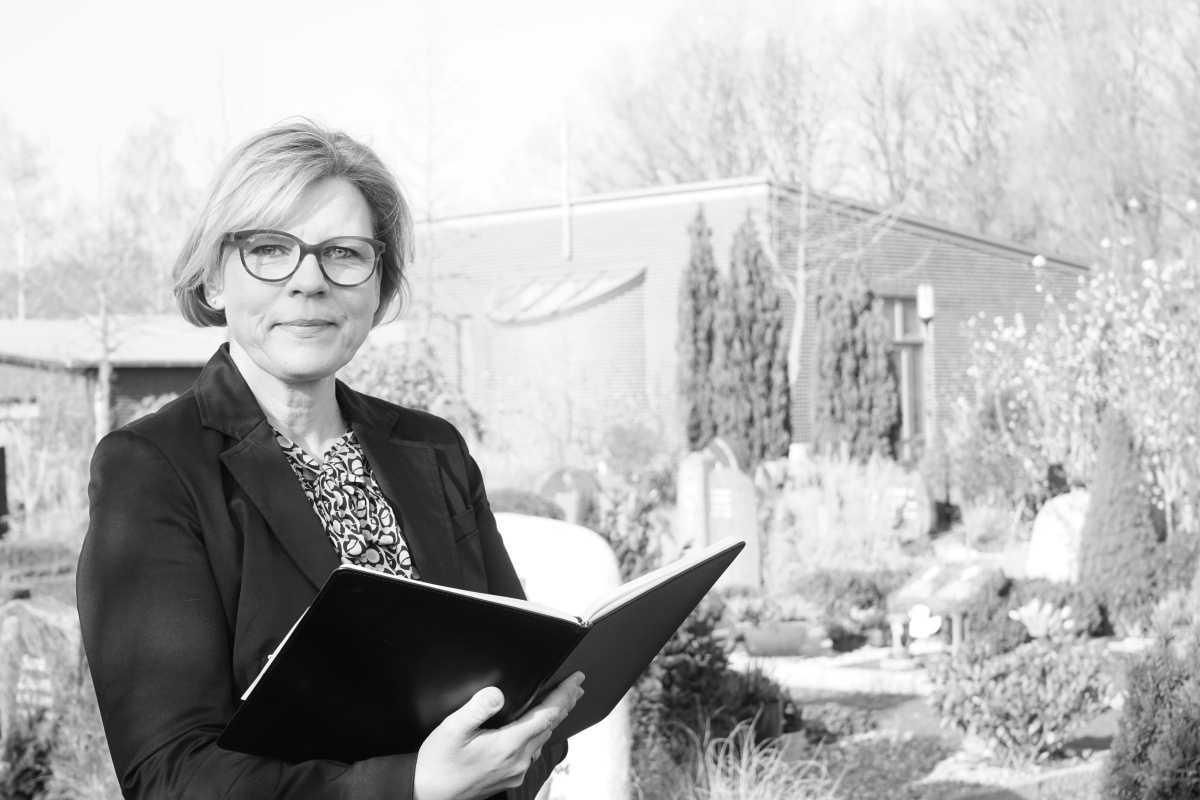 Trauerrednerin Simone Heine – Worte für den Abschied