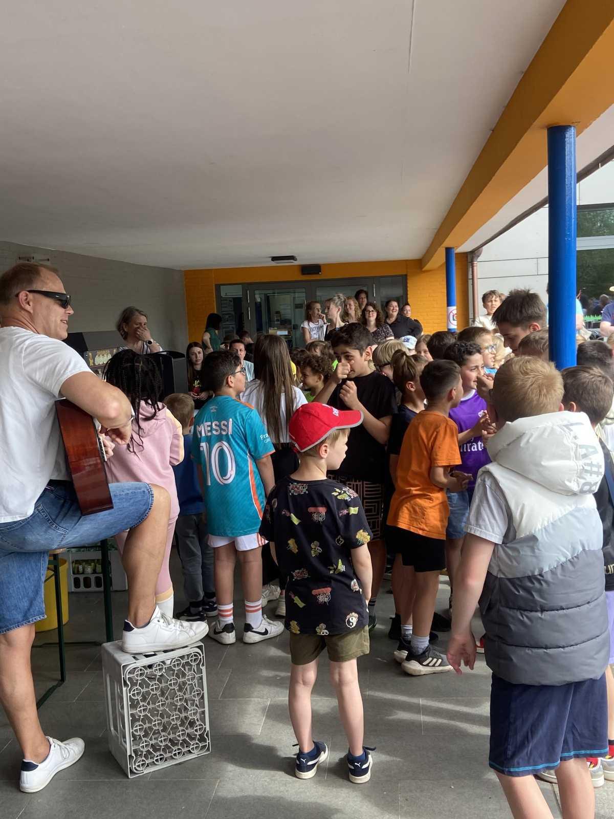 Von-Ketteler-Grundschule Oelde feiert fröhliches Schulfest mit vielen Spielaktionen