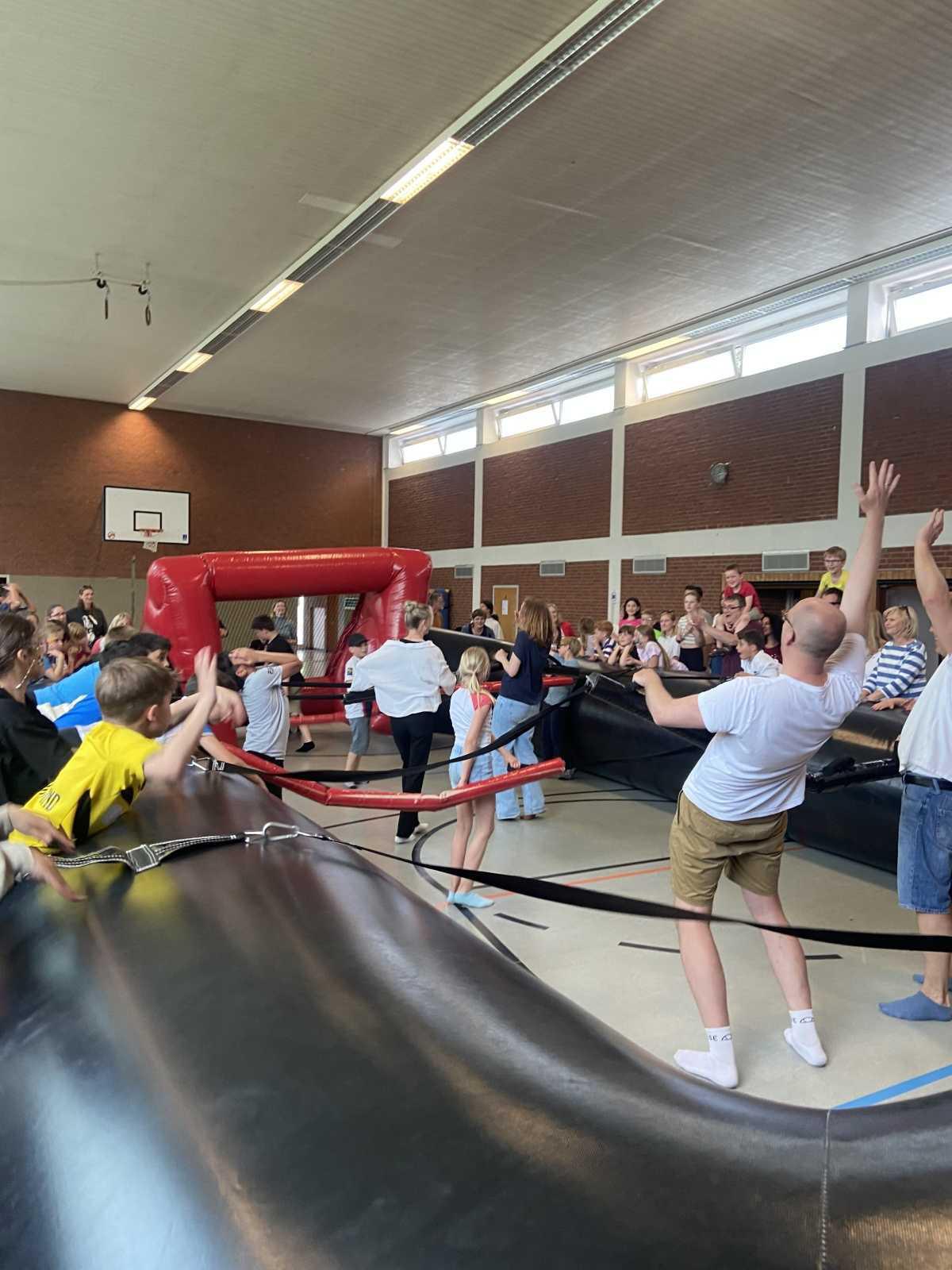 Von-Ketteler-Grundschule Oelde feiert fröhliches Schulfest mit vielen Spielaktionen