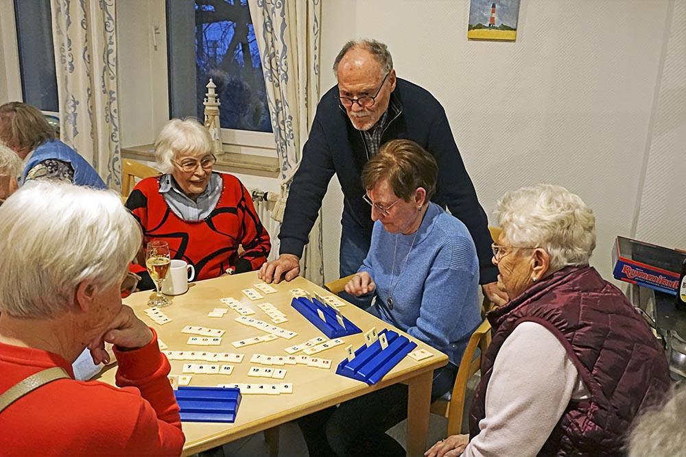 Meer, Gemeinschaft und Dietrich Bonhoeffer - Oelder Reisegemeinschaft erlebt Heiteres und Nachdenkliches auf Norderney