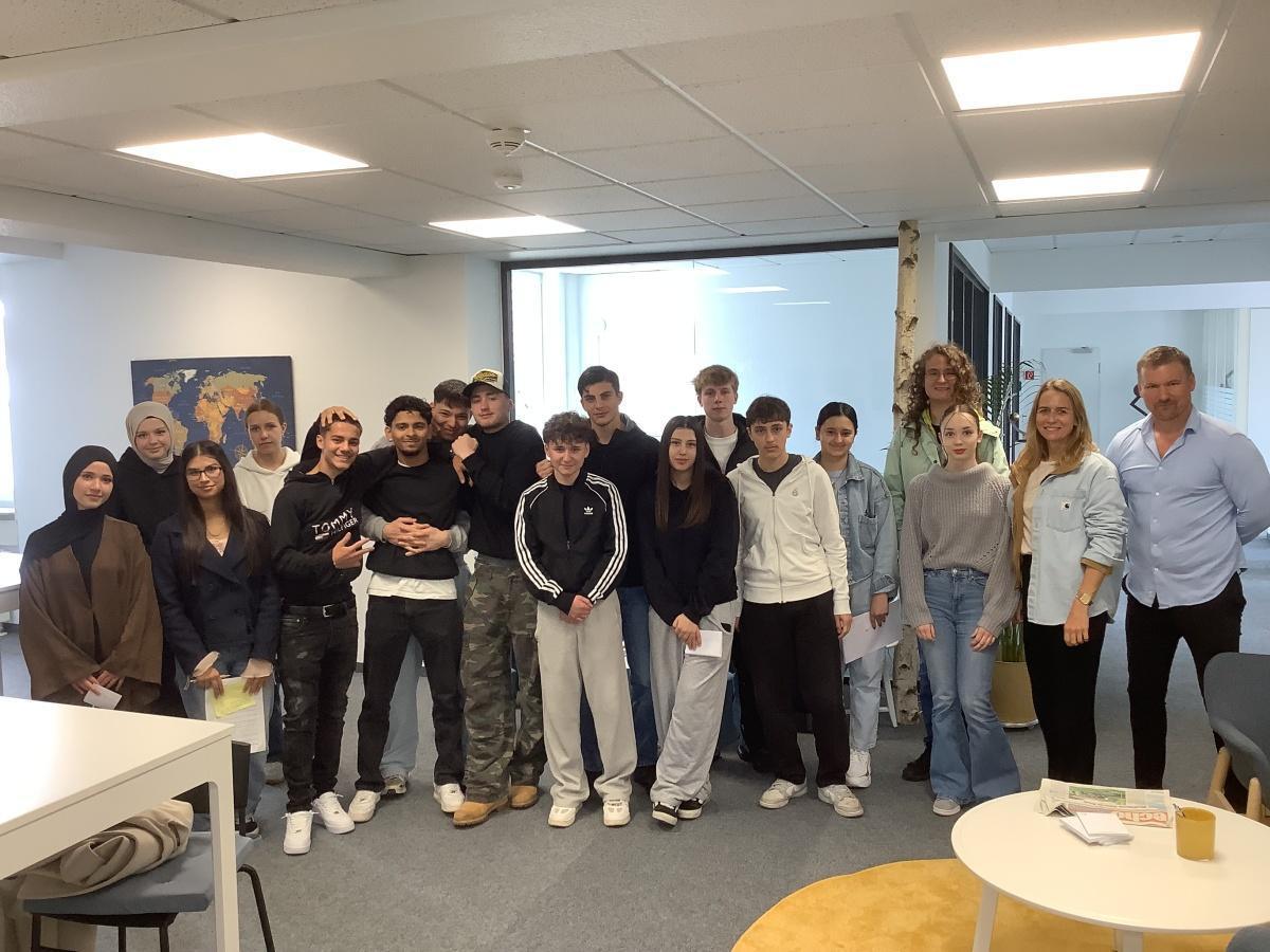 Hauswirtschaftskurs der Gesamtschule besucht Co-Working-Space in Oelde