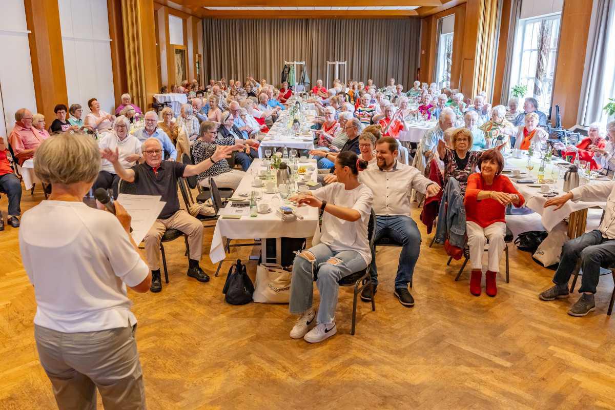 Volles Haus beim Offenen Treffpunkt 60 plus zum Sommeranfang