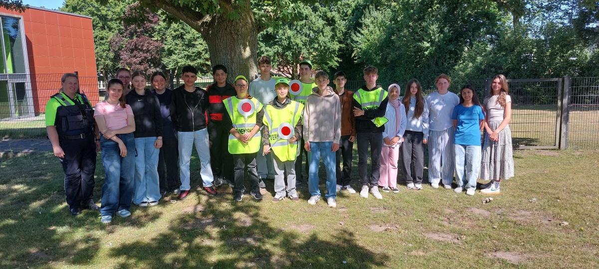 Erfolgreiche Ausbildung von 20 neuen Schülerlotsinnen und Schülerlotsen an der Gesamtschule
