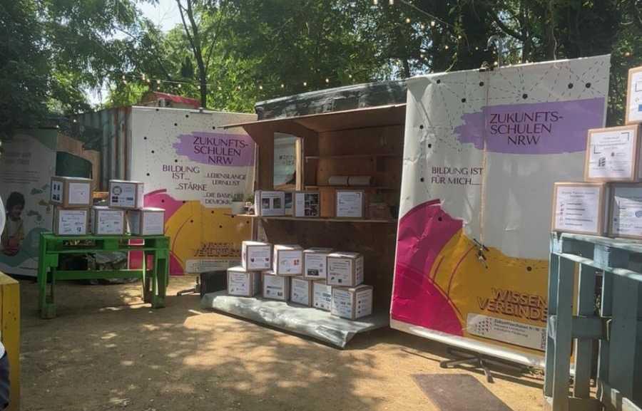 Schülervertretung der Gesamtschule beim „Light Up Festival“ in Köln