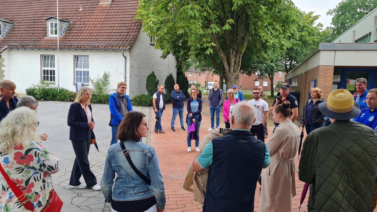 Viele Sünninghauser im Dialog mit Barbara Köß