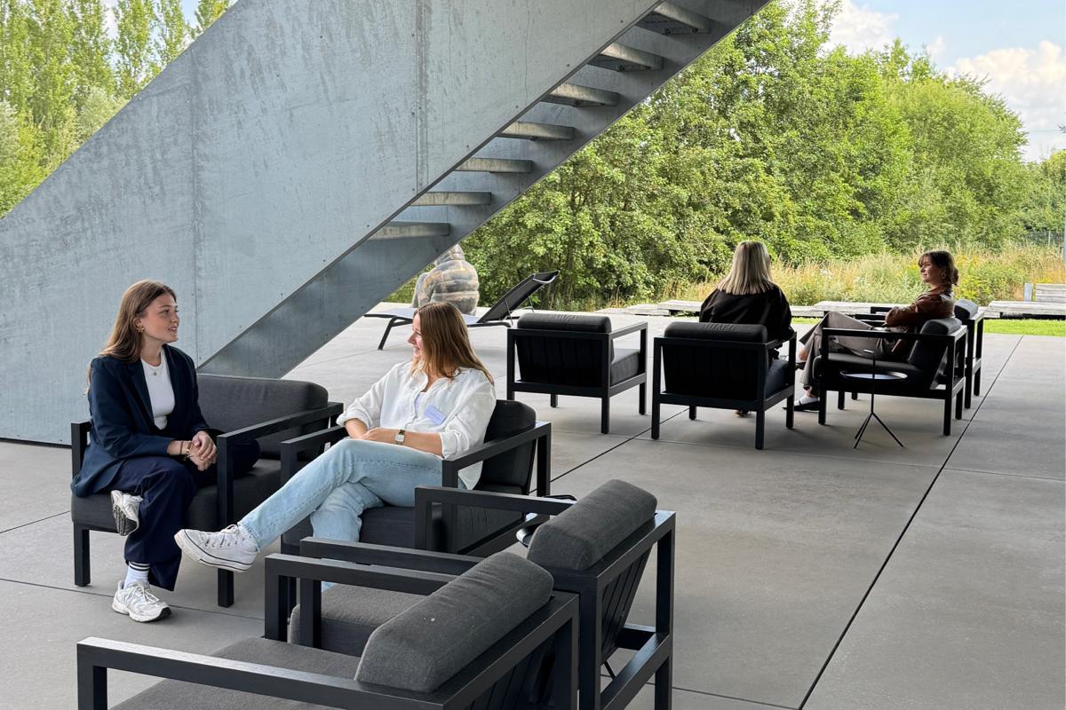 Ausbildungsstart bei Simplicity: Sieben neue Talente am Oelder Modecampus Ausbildungsstart bei Simplicity: Sieben neue Talente am Oelder Modecampus