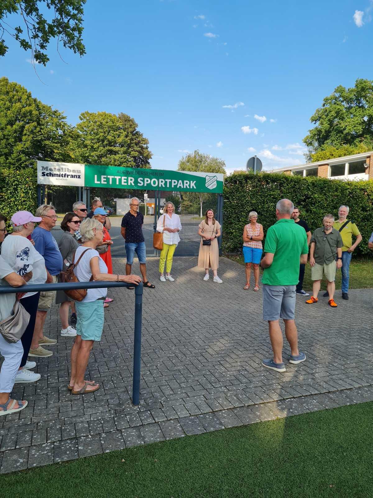 Barbara Köß lobt Ehrenamt und Zusammenhalt im Vitusdorf