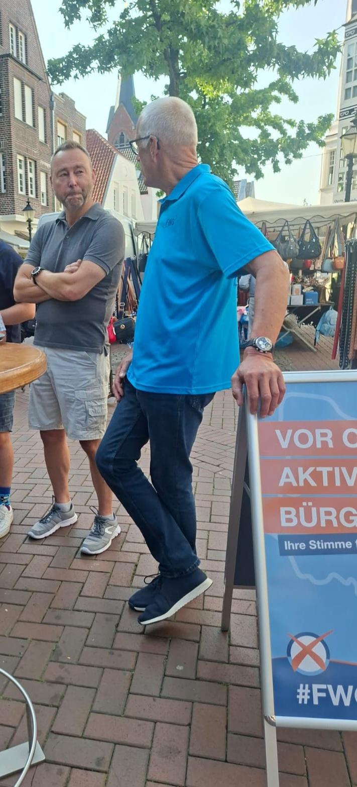 FWG im Dialog mit Bürgerinnen und Bürgern auf dem Oelder Wochenmarkt