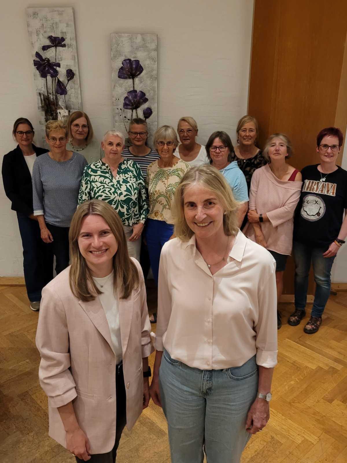 Bürgermeister- und Landratskandidatin mit Oelder Frauen im Gespräch