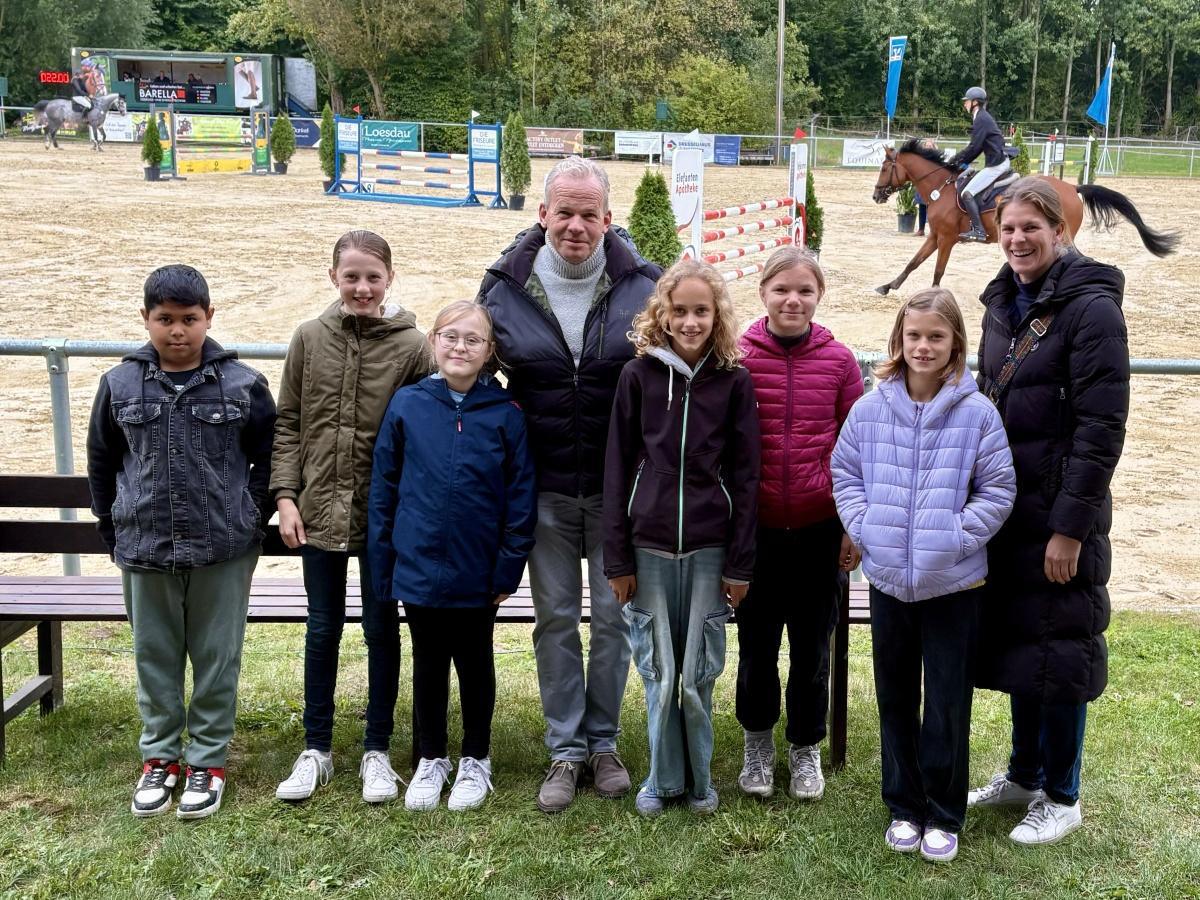 AG der Gesamtschule besucht Reitverein in Oelde AG der Gesamtschule besucht Reitverein in Oelde