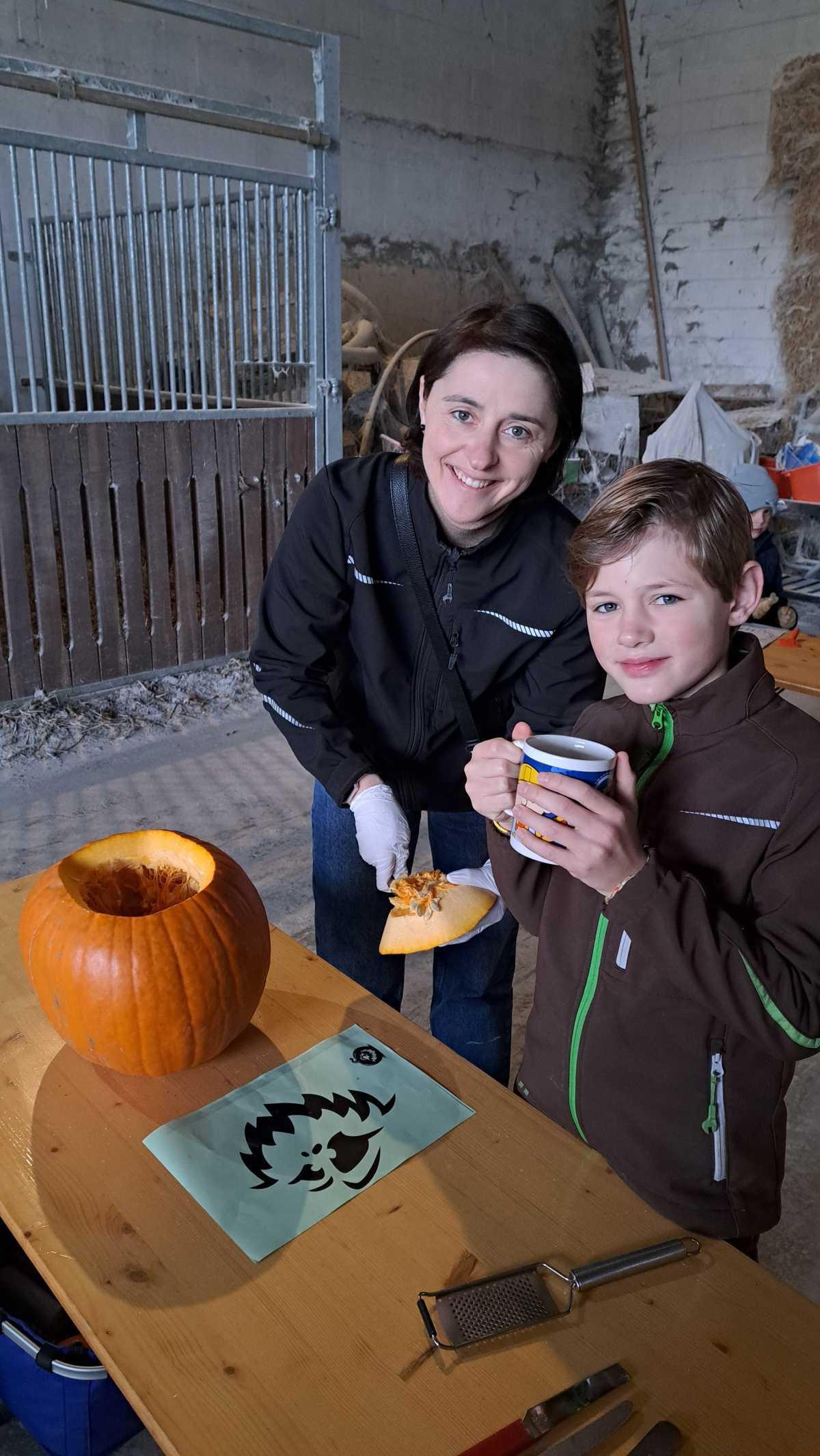 Stromberger Landfrauen - Kürbis schnitzen Stromberger Landfrauen - Kürbis schnitzen